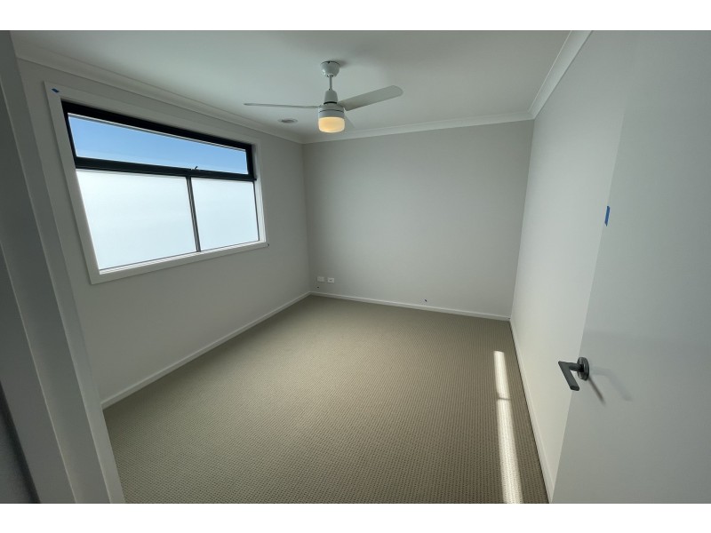 12 Bronnie Street, Clyde North VIC 3978