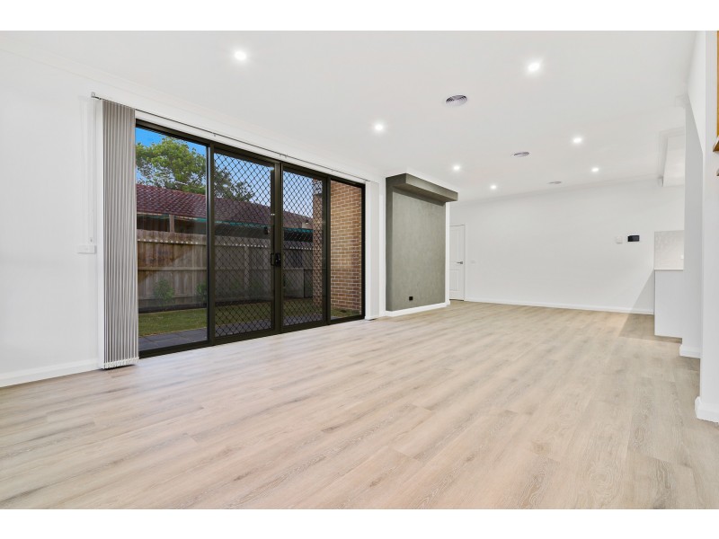 1/108 Endeavour Drive, Cranbourne North VIC 3977