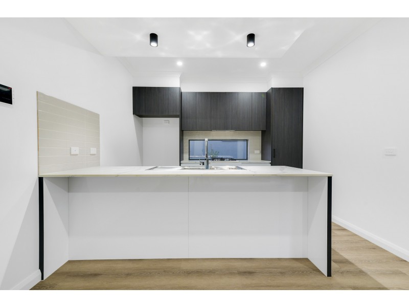 1/108 Endeavour Drive, Cranbourne North VIC 3977