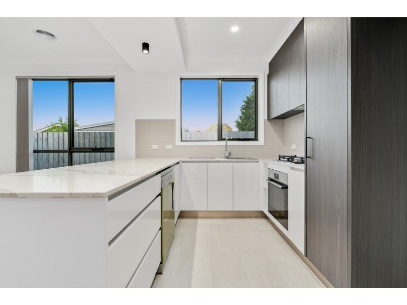 3/108 Endeavour Drive, Cranbourne North VIC 3977