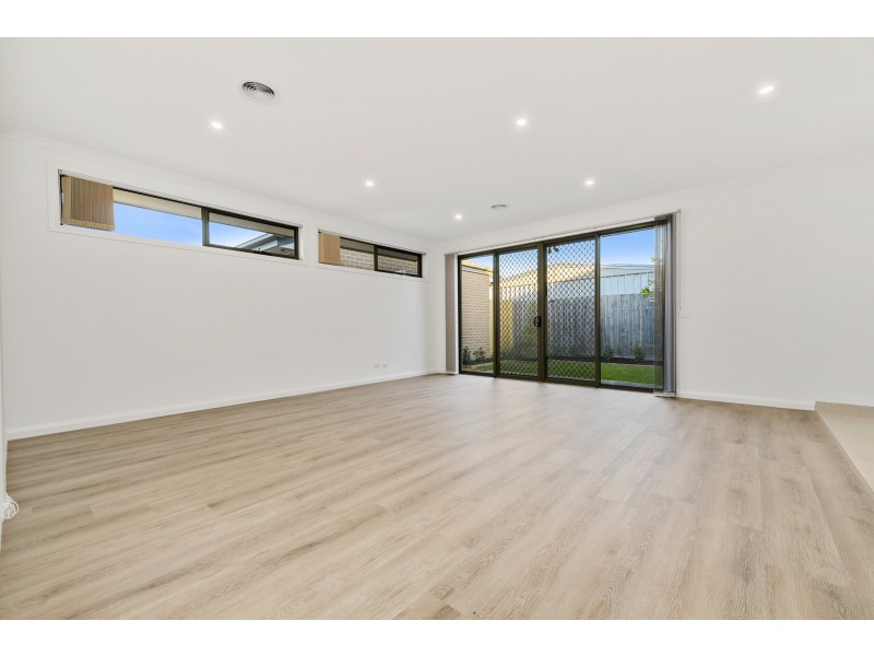 108-110 Endeavour Drive, Cranbourne North VIC 3977