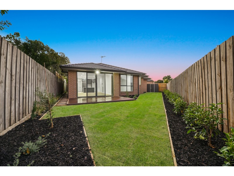 108-110 Endeavour Drive, Cranbourne North VIC 3977