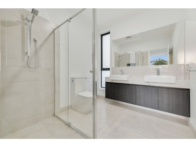 108-110 Endeavour Drive, Cranbourne North VIC 3977