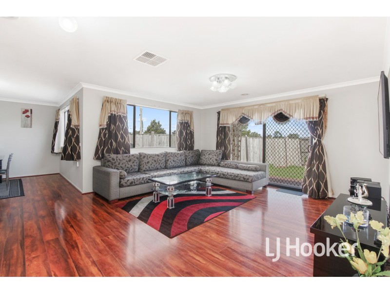 35 Gregson Grove, Lyndhurst VIC 3975