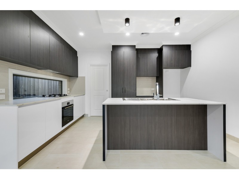 4/108 Endeavour Drive, Cranbourne North VIC 3977