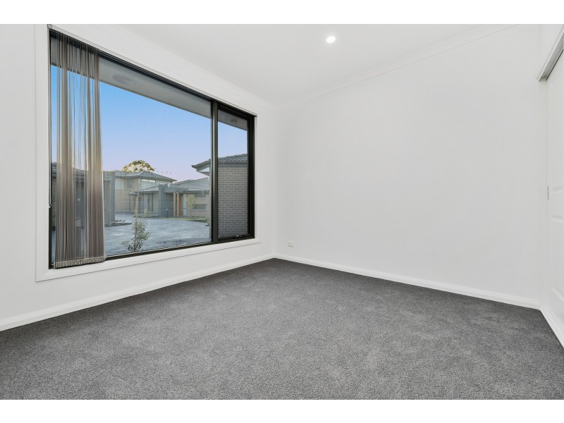 4/108 Endeavour Drive, Cranbourne North VIC 3977