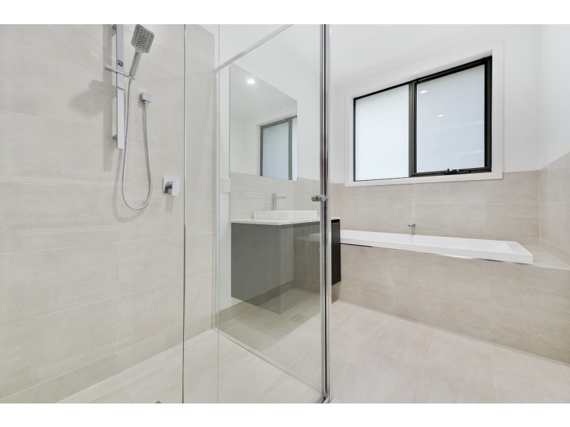 4/108 Endeavour Drive, Cranbourne North VIC 3977