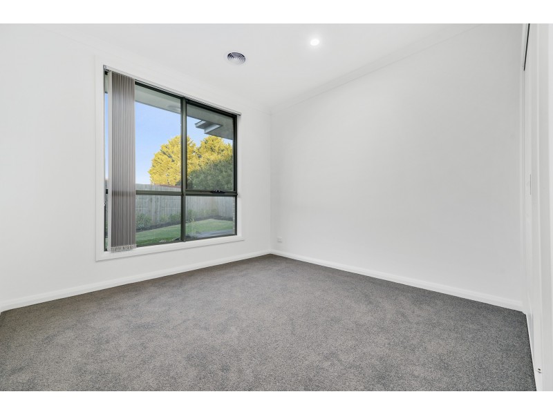 4/108 Endeavour Drive, Cranbourne North VIC 3977