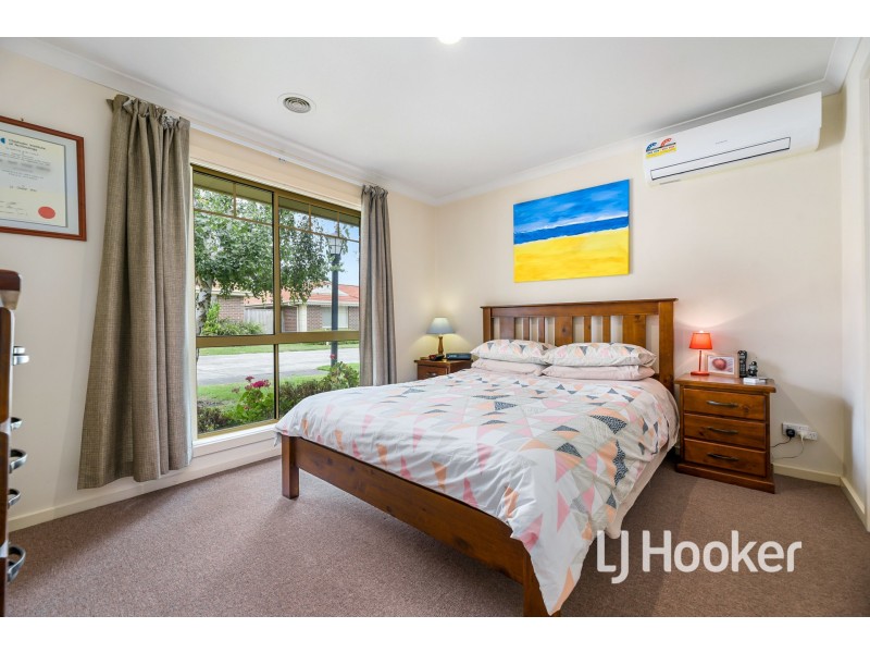13/4 Paydon Way, Hampton Park VIC 3976