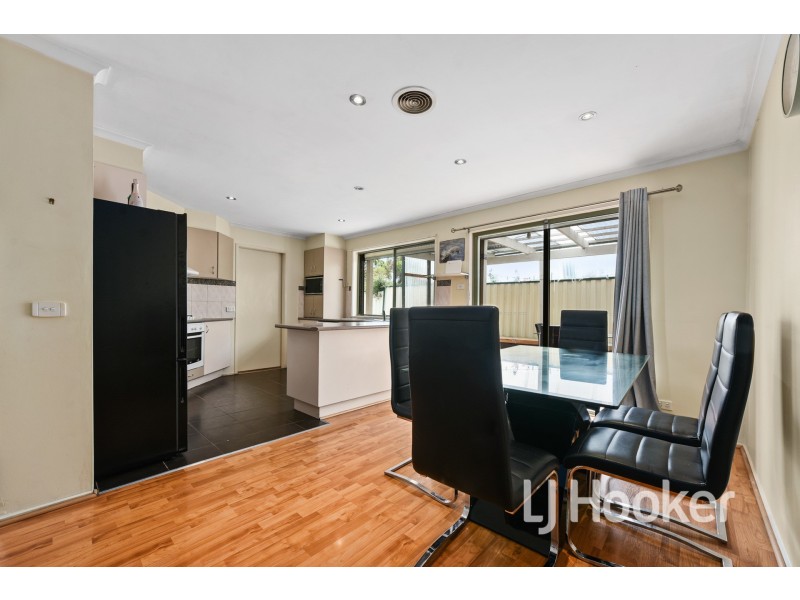 18 Summit Court, Hampton Park VIC 3976