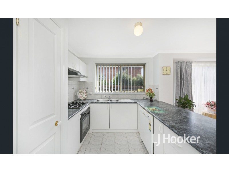 8/6-8 Strabane Way, Hampton Park VIC 3976