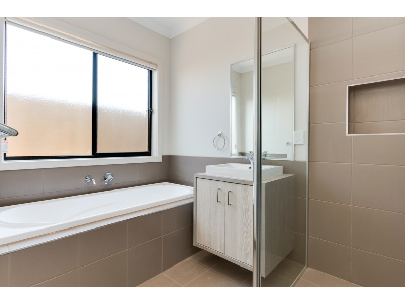 47 Haflinger Avenue, Cranbourne East VIC 3977