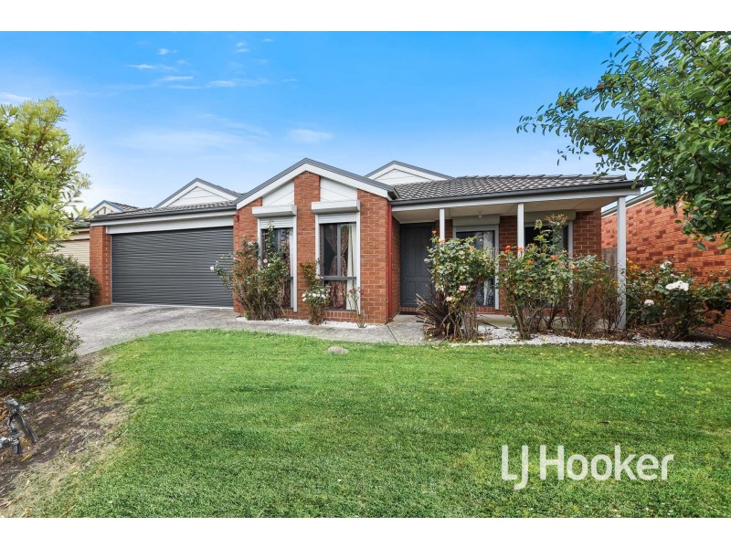 16 Carly Close, Narre Warren South VIC 3805