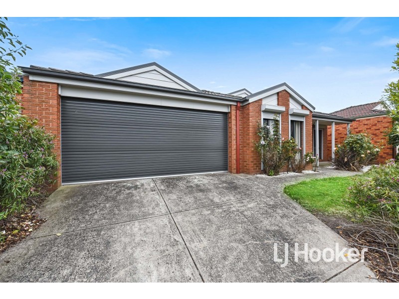 16 Carly Close, Narre Warren South VIC 3805