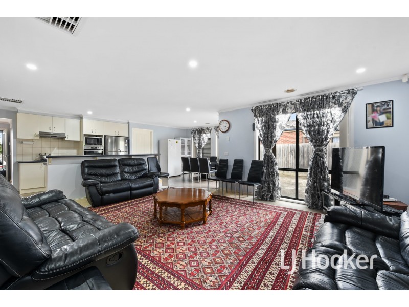 16 Carly Close, Narre Warren South VIC 3805