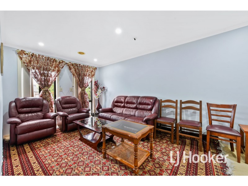 16 Carly Close, Narre Warren South VIC 3805