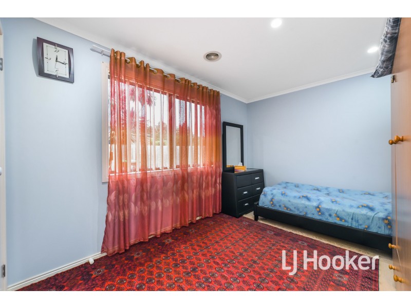 16 Carly Close, Narre Warren South VIC 3805