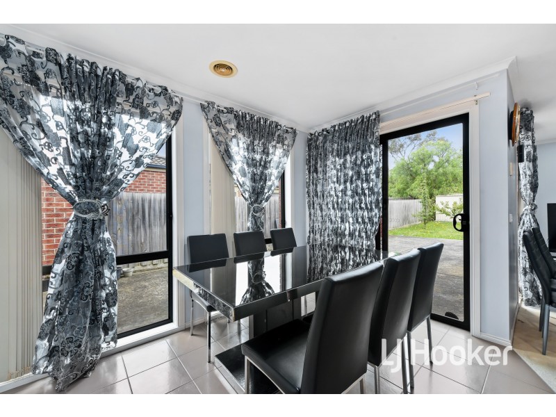 16 Carly Close, Narre Warren South VIC 3805