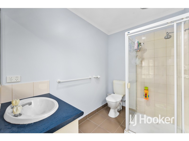 16 Carly Close, Narre Warren South VIC 3805