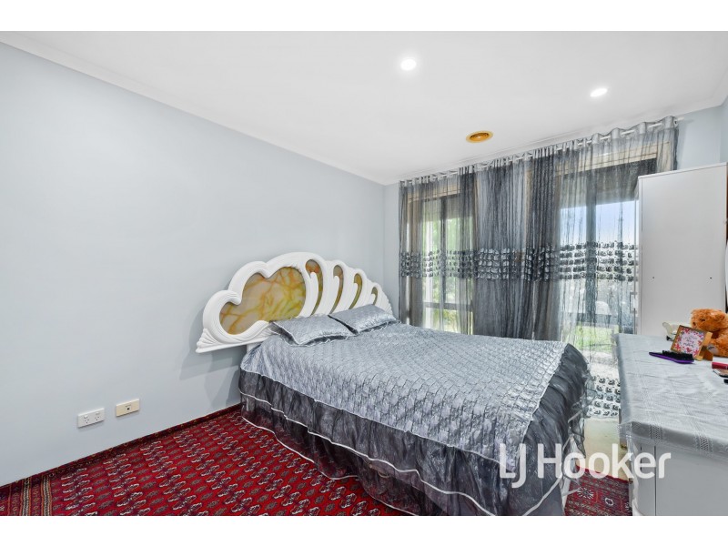 16 Carly Close, Narre Warren South VIC 3805