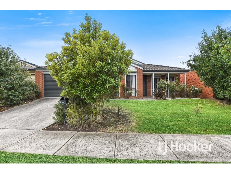 16 Carly Close, Narre Warren South VIC 3805