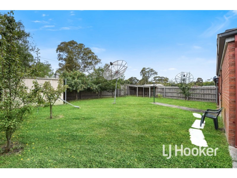 16 Carly Close, Narre Warren South VIC 3805