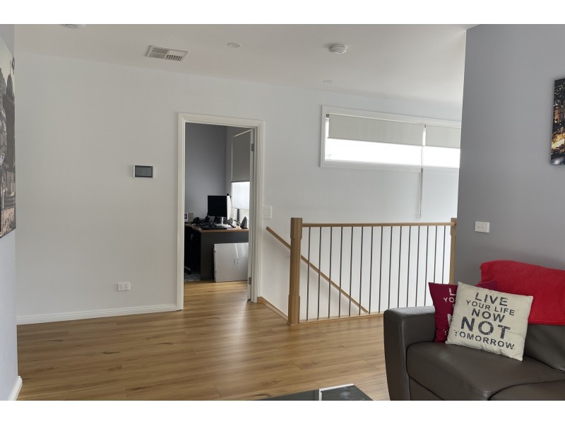 30A Green Valley, Hampton Park VIC 3976