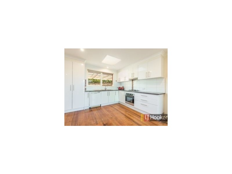 8 Hanover Court, Endeavour Hills VIC 3802