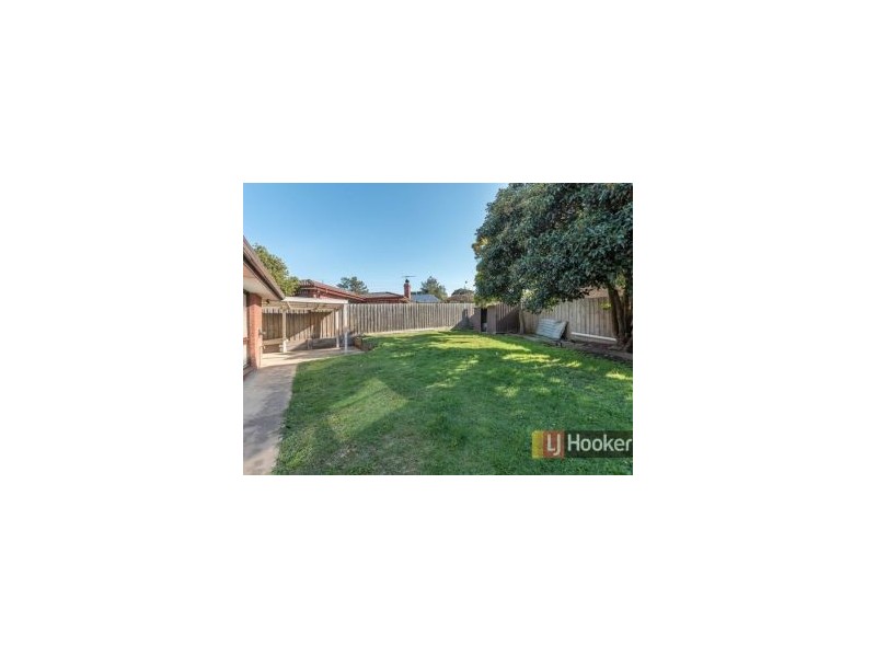 8 Hanover Court, Endeavour Hills VIC 3802