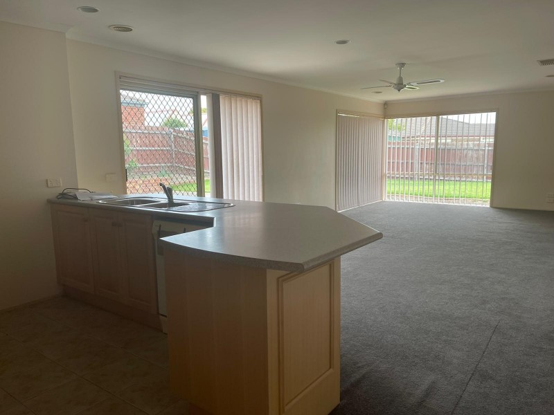 93 Hinrichsen Drive, Hallam VIC 3803