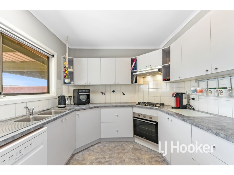 8 Bride Avenue, Hampton Park VIC 3976