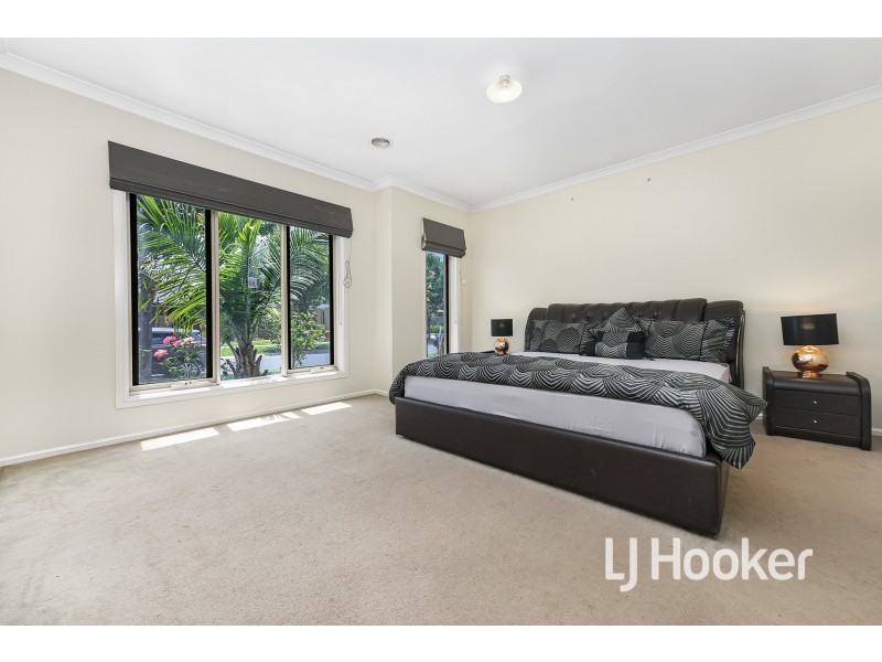 73 Prendergast Avenue, Cranbourne East VIC 3977