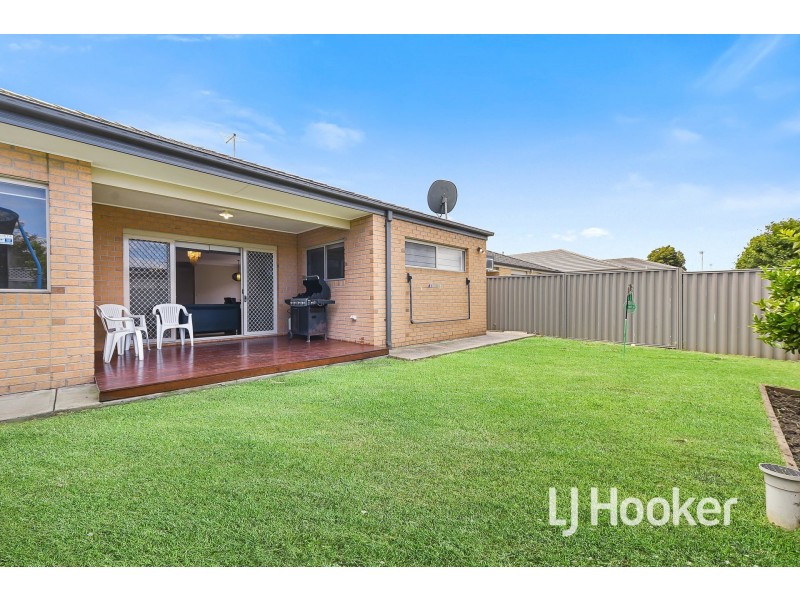 73 Prendergast Avenue, Cranbourne East VIC 3977