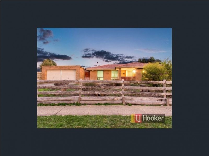 24 General Joshua Drive, Hampton Park VIC 3976