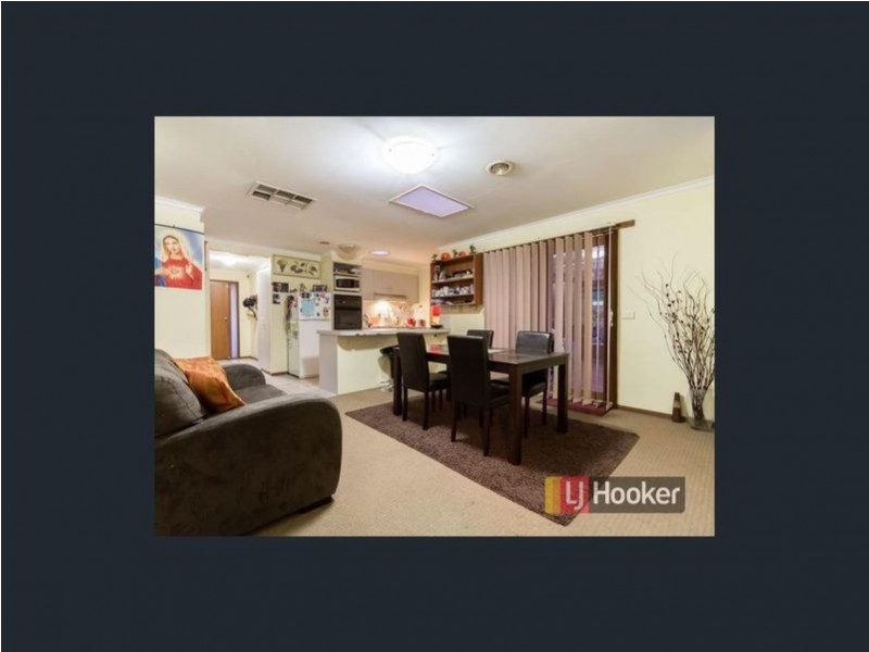24 General Joshua Drive, Hampton Park VIC 3976