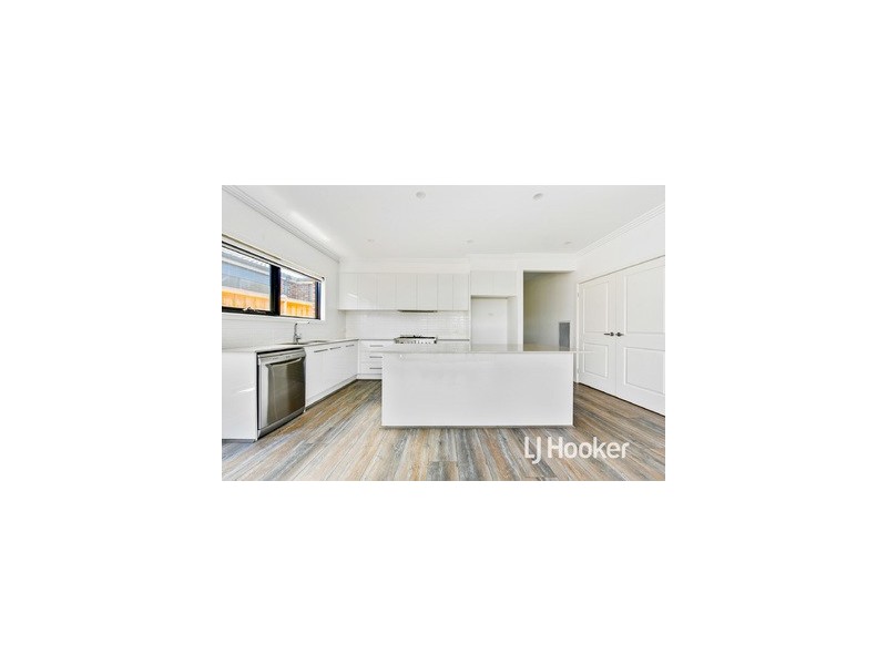 33 Bona Vista Rise, Clyde VIC 3978