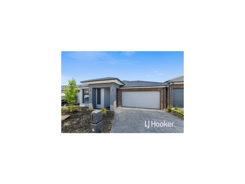 33 Bona Vista Rise, Clyde VIC 3978