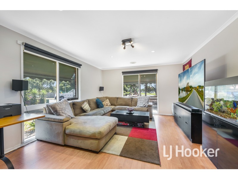 175 Endeavour Drive, Cranbourne North VIC 3977