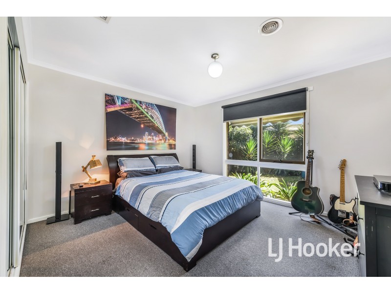 175 Endeavour Drive, Cranbourne North VIC 3977
