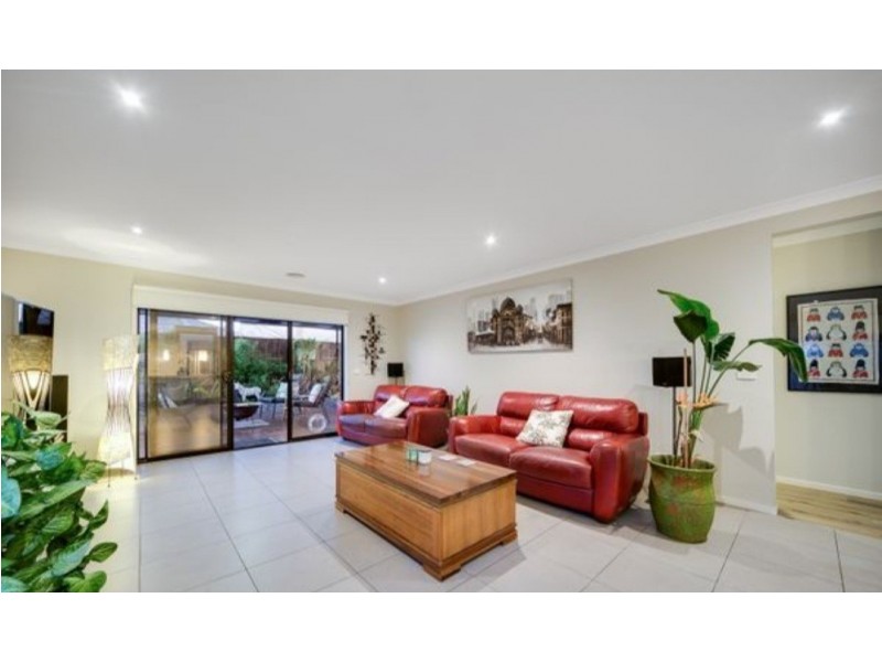 14 Brocker Street, Clyde North VIC 3978