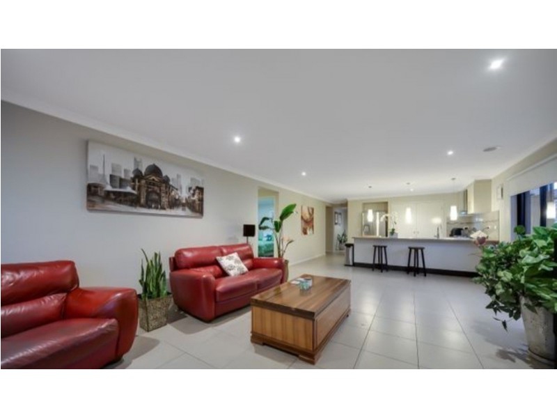 14 Brocker Street, Clyde North VIC 3978