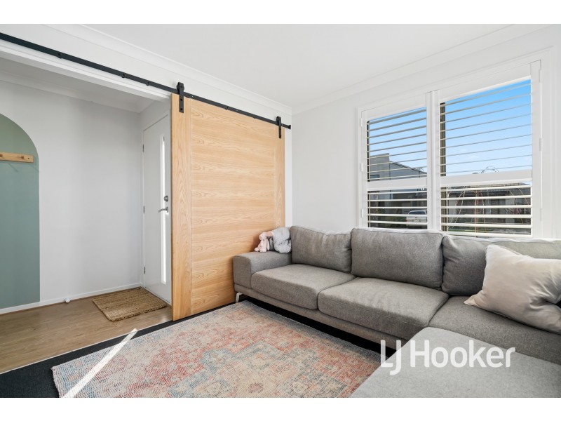 3 Swindale Way, Clyde North VIC 3978