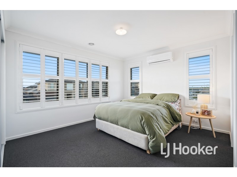 3 Swindale Way, Clyde North VIC 3978