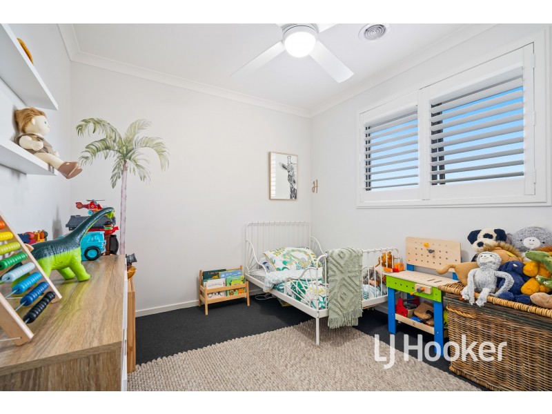 3 Swindale Way, Clyde North VIC 3978