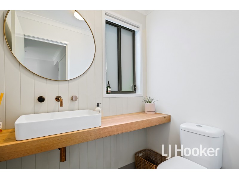 3 Swindale Way, Clyde North VIC 3978