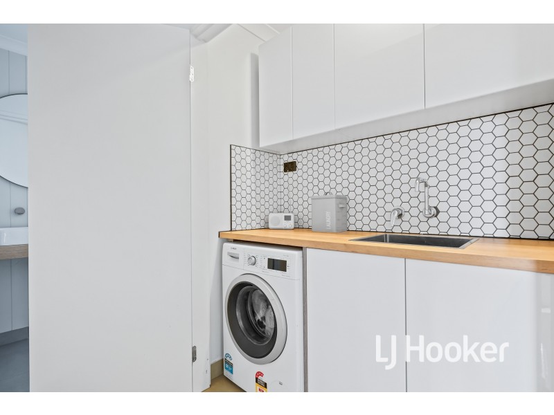 3 Swindale Way, Clyde North VIC 3978