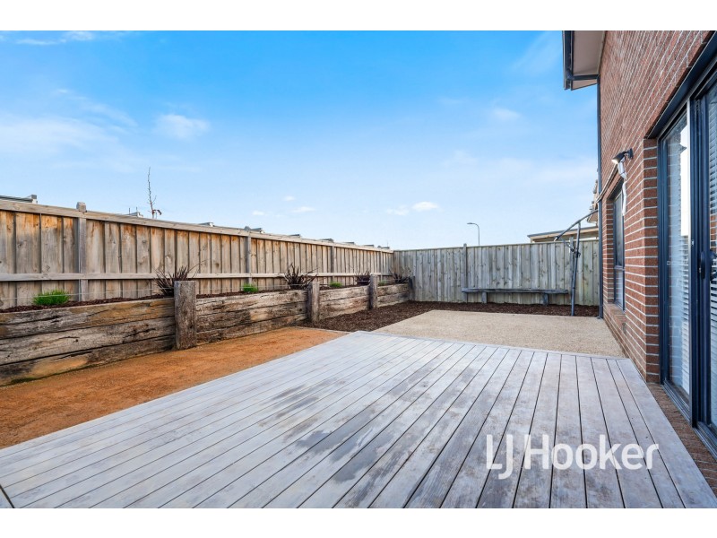 3 Swindale Way, Clyde North VIC 3978