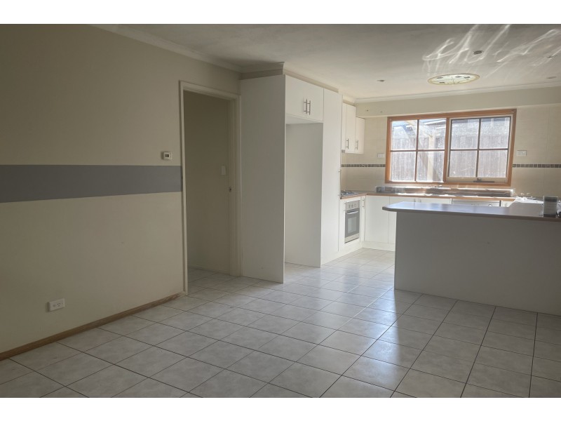 31 Woodlands Crescent, Narre Warren VIC 3805