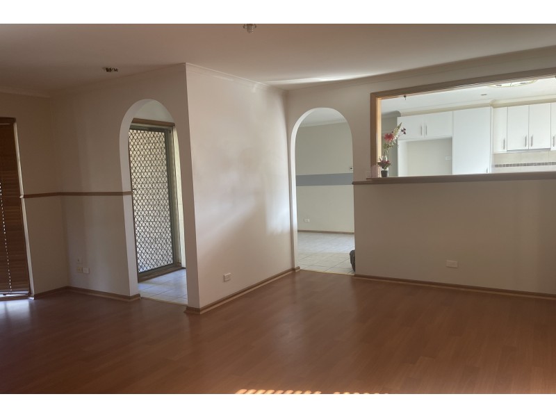 31 Woodlands Crescent, Narre Warren VIC 3805