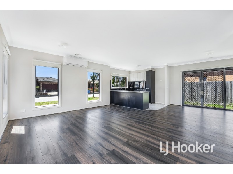 11 Banjo Circuit, Lynbrook VIC 3975